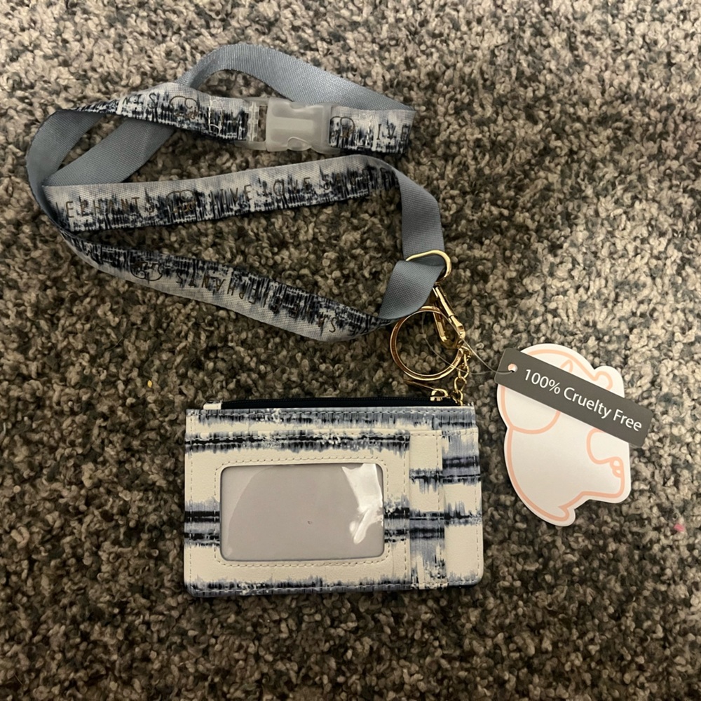 Ivory ella blue and white tie dye around the neck wristlet